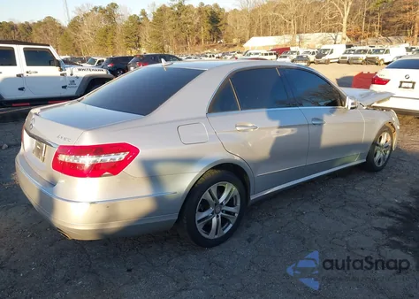 2010 Mercedes-Benz E 350 4Matic из США, поврежденный, VIN WDDHF8HB5AA189056